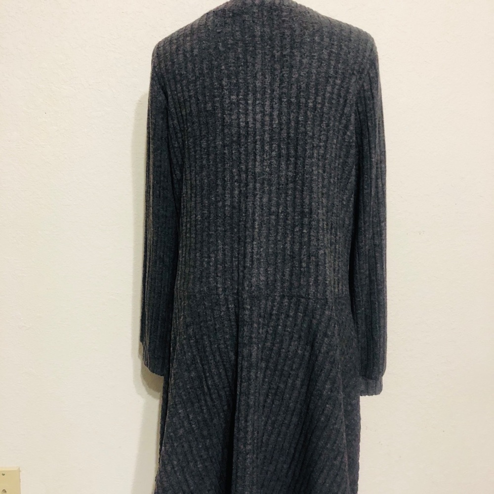 Gray Ribbed Knit Dress - Picture 3 of 7